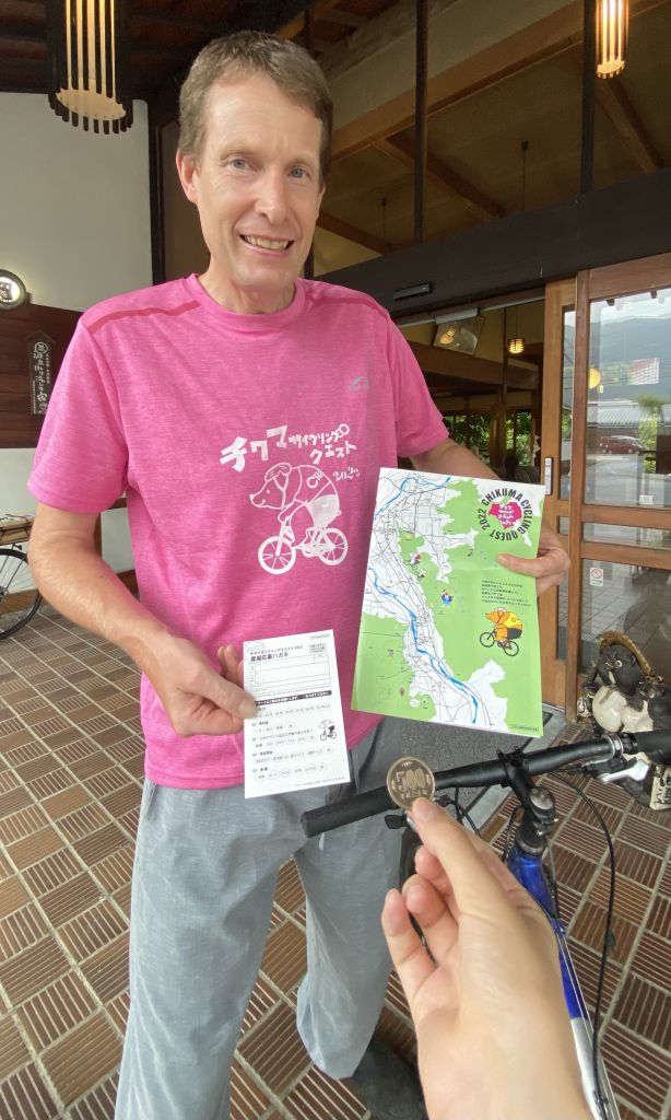 2.参加費500円を払って、 コースマップ と ステッカーシール(写っていない) と はがき →集計とグッズ郵送の為にインスタのハンドルと送り先住所を書いてね