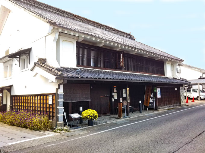 稲荷山宿・蔵し館